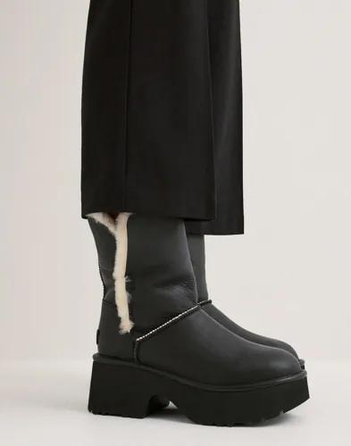 UGG - Svart - W New Heights Cuff L 
