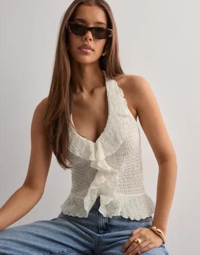 Nelly - Vit - Lovely Halterneck Frill Top 