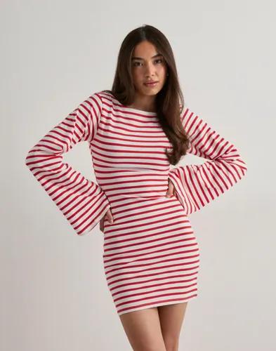 Nelly - Röd - Stripe Wide Sleeve Dress