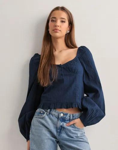Nelly - Blå - Buttoned Puff Sleeve Blouse 