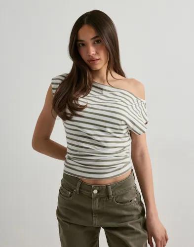 Nelly - Grön - Stripe Shoulder Top 