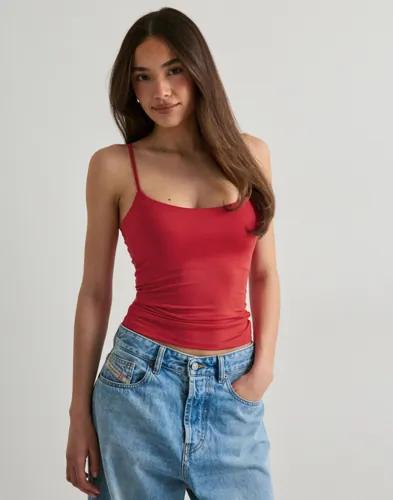 Nelly - Röd - Built In Bra Singlet 