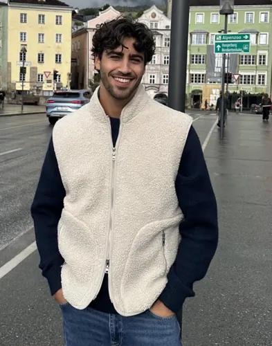 Que Sera Sera Pete Pile Vest Västar Beige