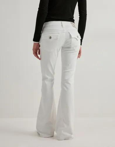 Se topplista för Jeans