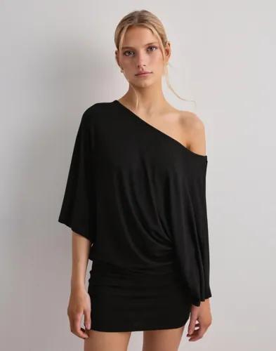 Nelly - Svart - Perfect Poncho Dress 