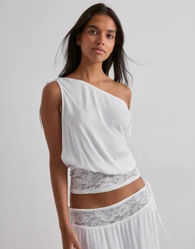 Nelly - Vit - My Lace Detail Top 