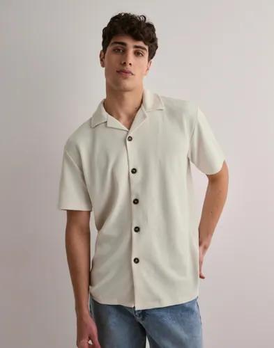 Selected Men Slhloose-Plisse Resort Ss Shirt Ex Kortärmade skjortor Vit 