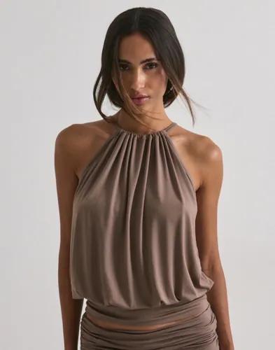 Nelly - Brun - Soft Drape Tie Back Top 