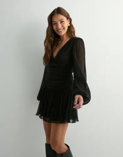 Nelly - Svart - Glitter Flounce Dress 