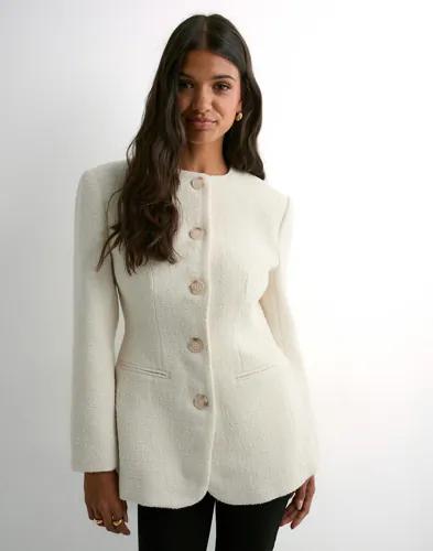Malina - Vit - Carol Fitted Round Neck Blazer 