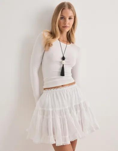 Only - Vit - Onlcampiri Short Frill Skort Wvn 