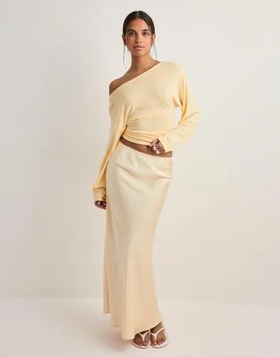 Neo Noir - Gul - Vicky Heavy Sateen Skirt 