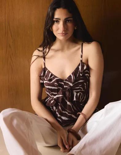 Nelly - Brun - Flounce Strap Top 