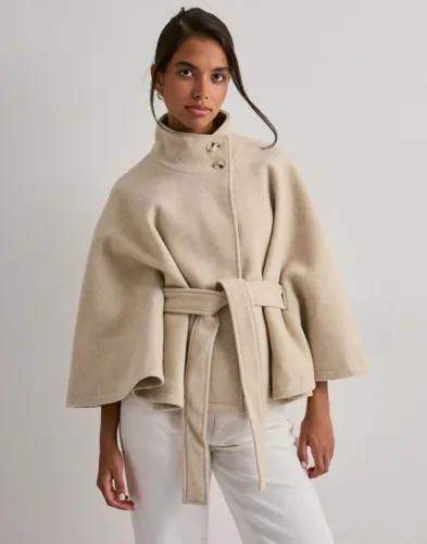 Neo Noir - Beige - Zanna Cape 