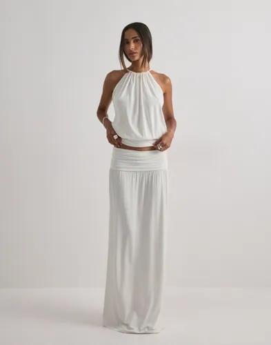 Nelly - Vit - Low Waist Flowy Maxi Skirt 