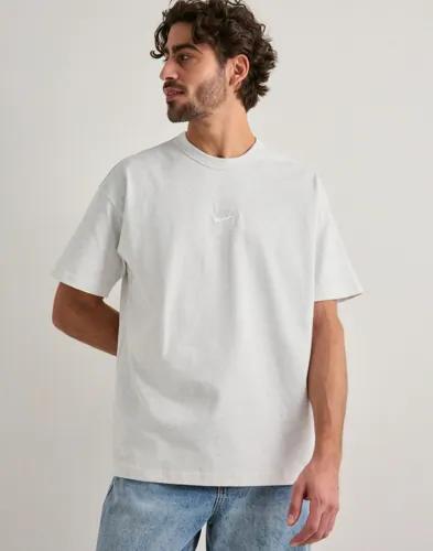 Nike M Nsw Tee Lse Prem Ess Sust Kortärmade t-shirts Vit 