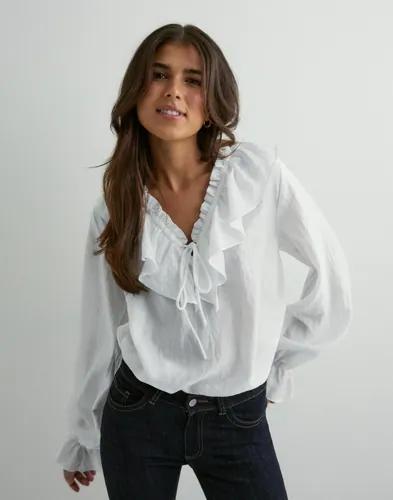 Neo Noir - Vit - Aminea Ruffle Blouse 