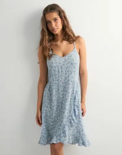 Pieces - Blå - Pcnya Strap Flounce Dress Wvn Bc 