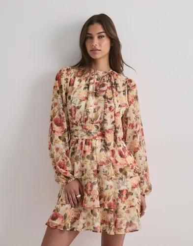 Neo Noir - Blommig - Mio Vintage Flower dress