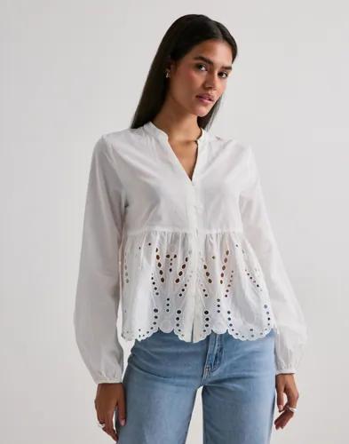Only - Vit - Onldewina Ls V-Neck Anglaise Shirt 