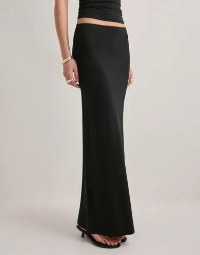 Nelly - Svart - Perfect Low Waist Maxi Skirt 