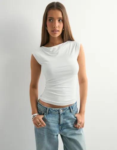 Nelly - Vit - Perfect Soft Top 