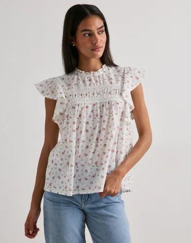 Vero Moda - Blommig - Vmtrine Sl Lace Top Wvn Ga Noos 