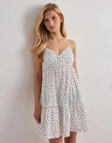 Nelly - Vit - Lace Detail Dress 