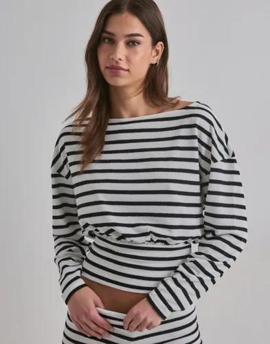 Nelly - Svart - Stripe Knit Sweater 